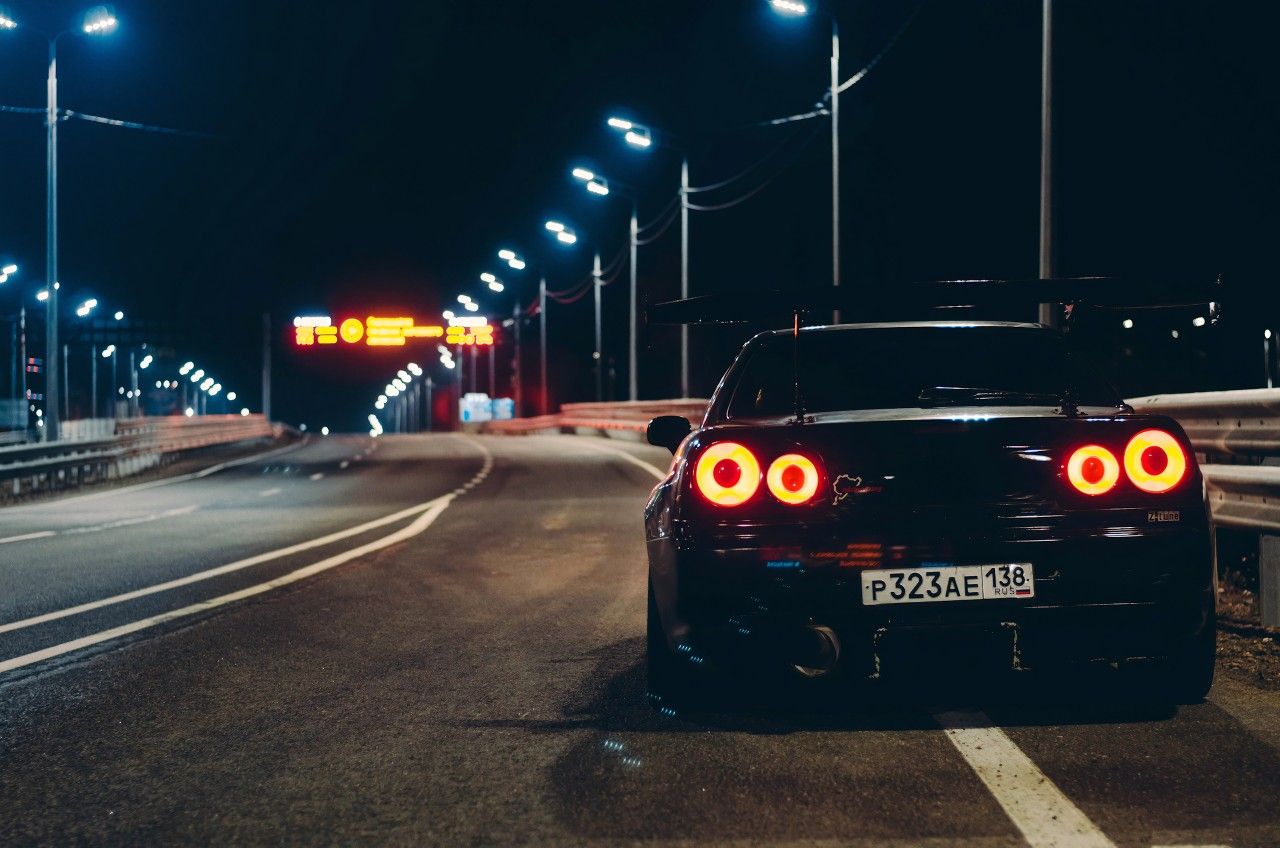 Nissan Skyline GT-R R34 at night